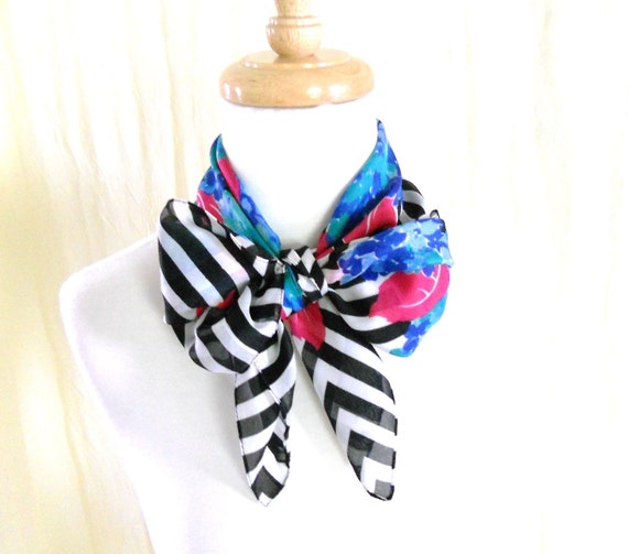 Vintage 1980s Floral Sheer Head Neck Scarf w/ Bla… - image 2