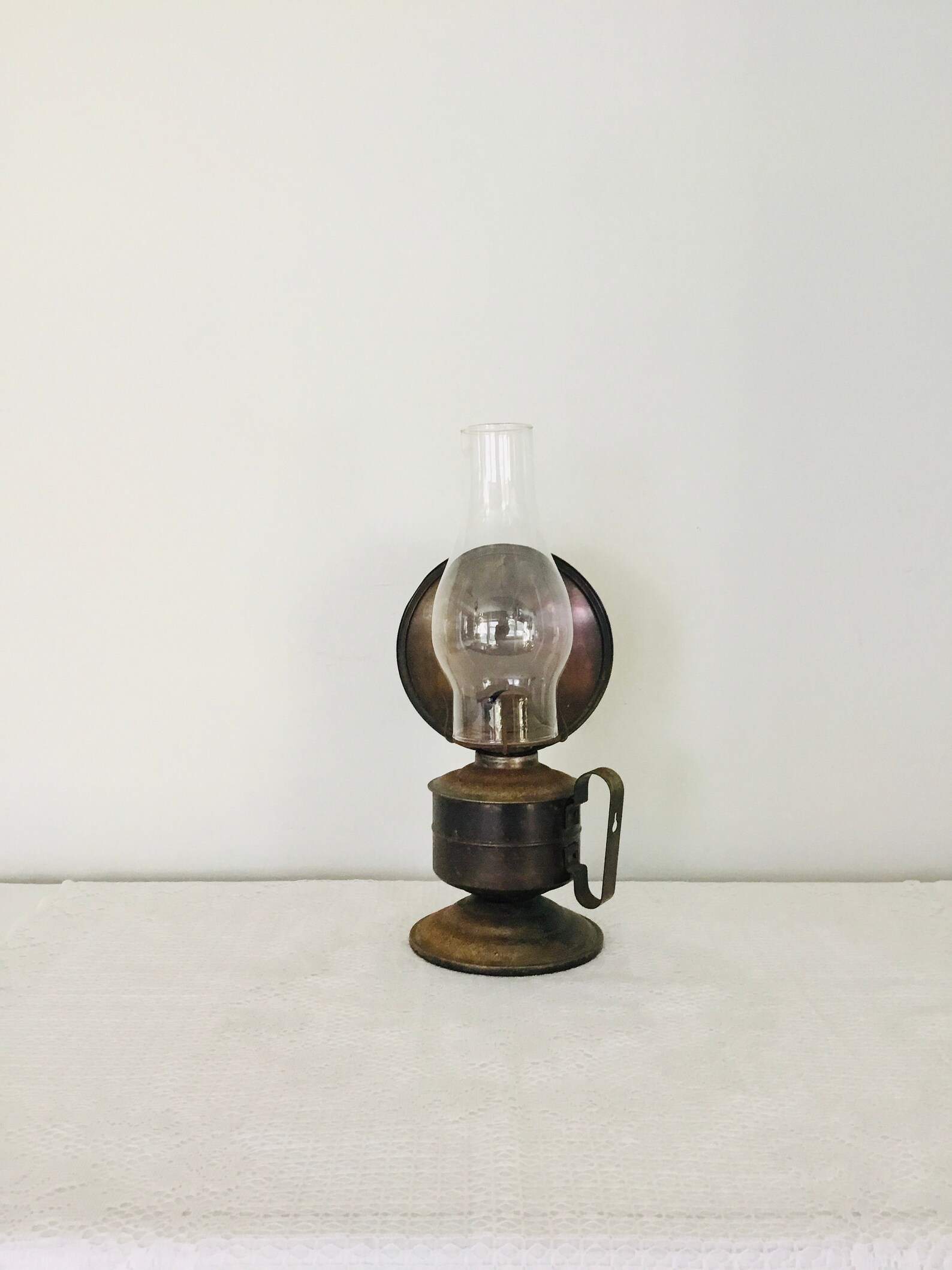 Antique Oil Lantern Wall Mount Kerosene Lamp Hurricane Lamp With Shade
