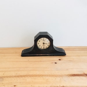 Antique Vintage New Heaven Mantel Alarm Clock