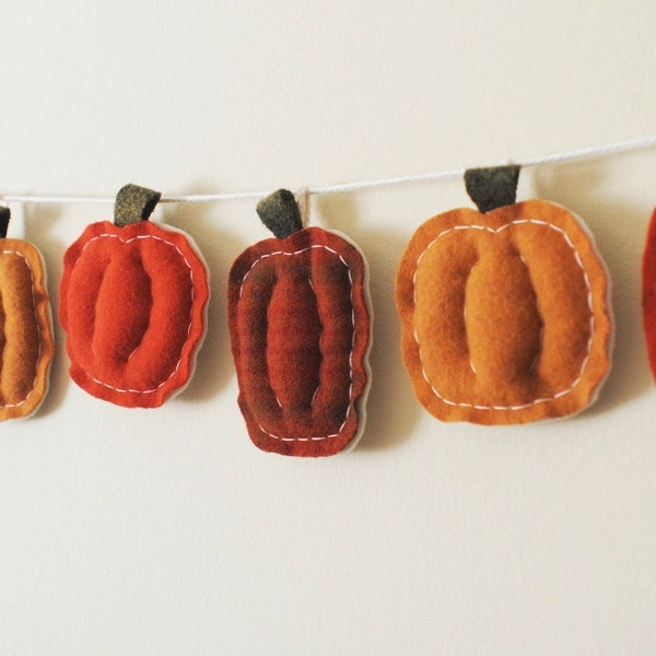 Primitive Thanksgiving Pumpkin Garland - Pumpkin Spice Bunting - Holiday Home Decor - Cozy Soft Wool