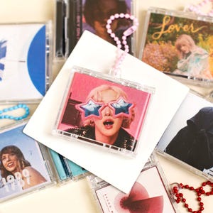 Personalized Mini Album CD Keychain, Mother&#39;s Day Keychain Gifts, Play Your Favorite Music Instantly, Personalized Gift for Mom