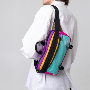 Helle bunte Umweltfreundliche Gürteltasche, recycelte Gürteltasche für Männer, personalisierte Stadt Gürteltasche, Crossbody-Handytasche für Frauen, Bruder Geschenk