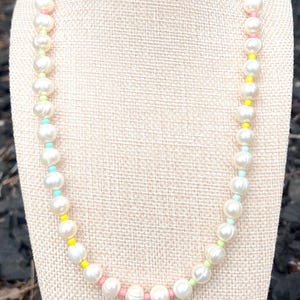 Freshwater Pearl Necklace – Beachy Charm Jewelry, Coastal Layering Necklace, Gift for Her | Beach Day Pearls