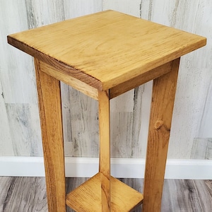 Fully assembled golden oak knotty pine end table, entryway table, small side table, bedside table, phone table,furniture for small area