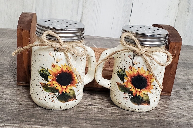 SealsFamilyWoodworks Sunflower Salt and Pepper Shaker - Thumbnail 2