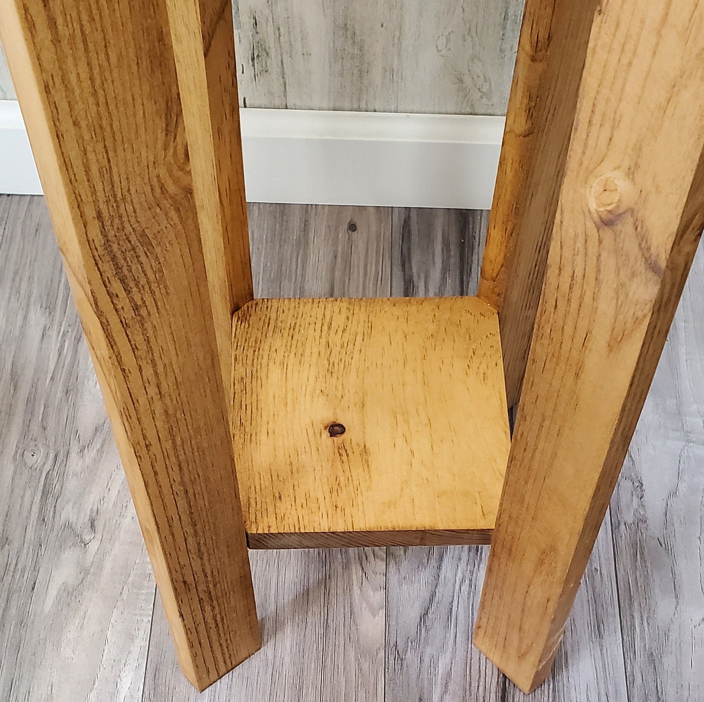Fully Assembled Golden Oak Knotty Pine End Table, Entryway Table, Small  Side Table, Bedside Table, Phone Table,furniture for Small Area 