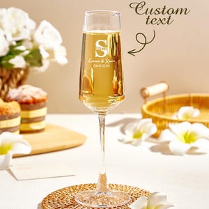 Personalized Bride Groom Elegant Wedding Toast Champagne Flutes Gift for Newlyweds Bridal Engagement Keepsake Present First Year Anniversary