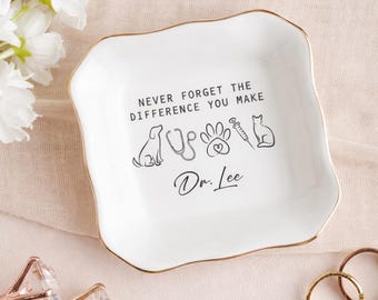 Personalized Doctor Jewelry Dish, Veterinarian Jewelry Tray, Custom Name Gift for Medical Student, Gift  for Vet Clinic,Nursing Trinket Dish