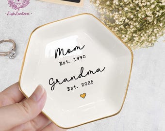 Mom Grandma Est 2025 Ring Dish, Grandma Trinket Dish, New Grandma Gift, Grandmother Baby Announcement, Custom Mimi GiGi Gifts, Grandma To Be