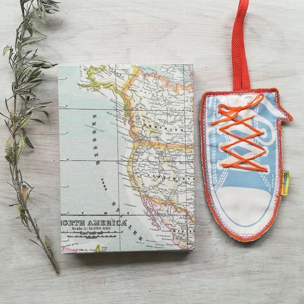 Travel Journal and travel tag set for a traveller person, travel diary with luggage tag, sketchbook and travel tag set, READY TO SHIP