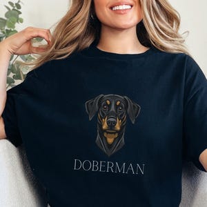 Maglietta Doberman, maglietta divertente per amanti dei cani, regalo per mamma e papà Doberman, maglietta personalizzata per animali domestici, maglietta con grafica con sagoma di Doberman, maglietta unisex con razza canina