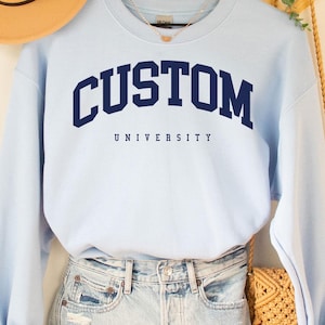Benutzerdefinierte Universität Sweatshirt, benutzerdefinierte Universität Shirt, College-T-Shirt, Block-Lettering College-Shirt, Schul-Shirt