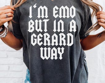 Emo auf Gerard Weise Komfortfarben T-Shirt, Emo Shirt, älteres Emo Shirt, Emo T-Shirt, Emo Subkultur Shirt, Emo Geschenk, Emo T-Shirts, Emo T-Shirt