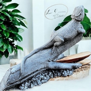 life sized bearded dragon lizard statue concrete