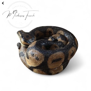 大きなコイル状のパイソン像 - 古びた石仕上げ - 庭や自宅用のリアルな蛇の彫刻 - 手作りのコンクリート製の蛇 - 蛇好きの方への贈り物 画像 5