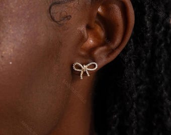 14K gouden strikoorknopjes | Sierlijke CZ-lintoorbellen voor dames | Sprankelende 14 kt gouden effen strikoorbellen | Leuk alledaags cadeau voor haar