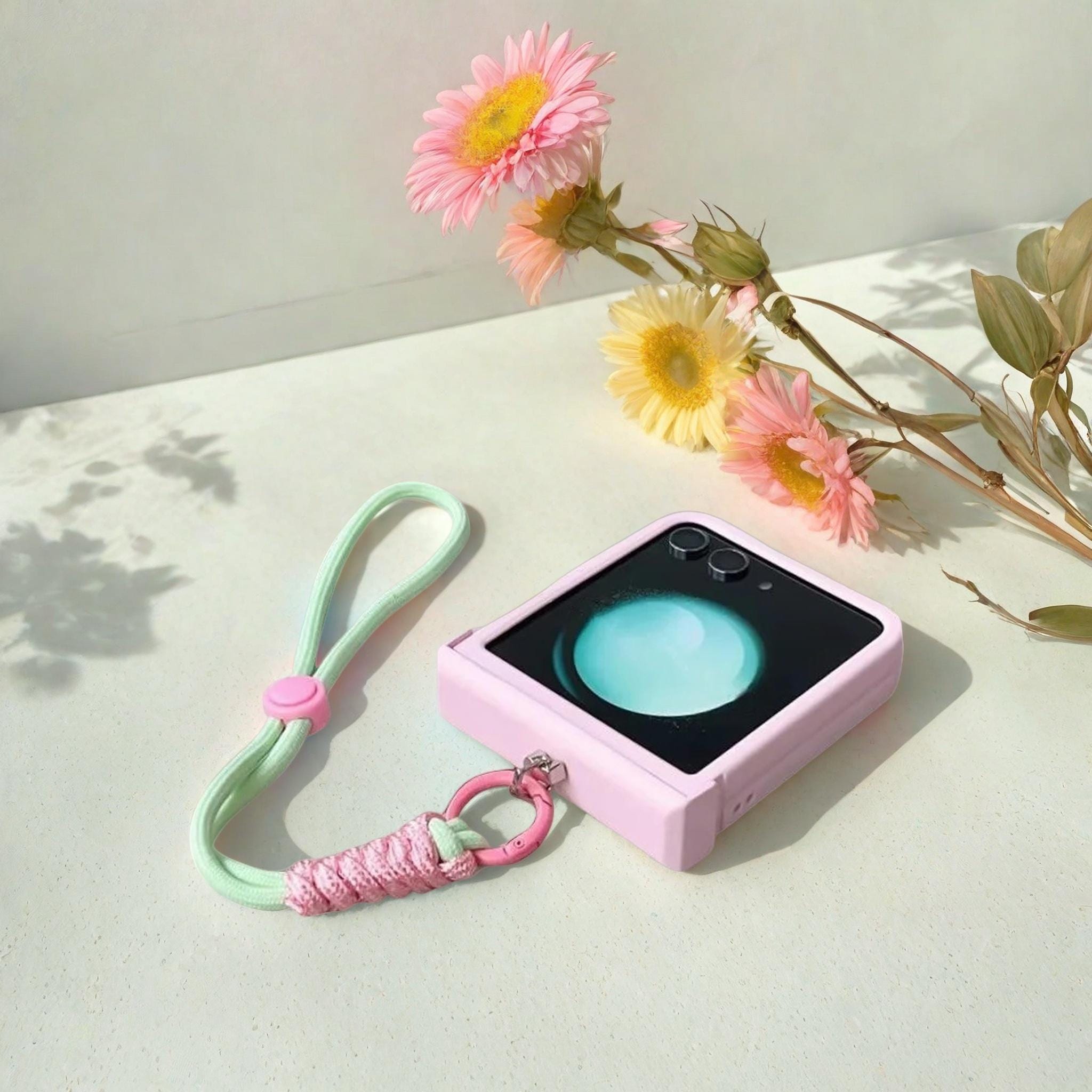 Luxury Korea Solid Color Portable Rope Bracelet Chain Case for Motorola Razr 40 50 60 Ultra Razr Plus 2024 2023 Protective Cover
