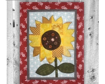 HNH32 Seasons in Patches - Sunflower - Mini Quilt PDF Pattern - The Heart and Home Co.