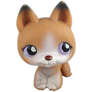 Figura vintage LPS Littlest Pet Shop, perro n.° 112, pastor alemán, 2004, Hasbro, marrón, generación 1, rosa, ojos morados, imán rojo. Ofrecemos envío combinado.