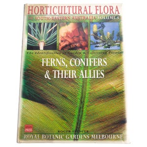 Flora hortícola vintage del sudeste de Australia, vol. 1, de Roger Spencer. Libro publicado en 1995. Tapa dura. Ofrecemos envío combinado.