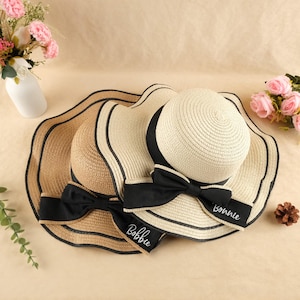 Personalisierte Schleife Strohhüte, Strohhüte mit Namen, Strandurlaub Strohhüte, Strand Sonnenhüte, Individuell gestickte Hüte, Sommerhüte
