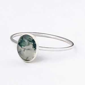Green Moss Agate Stacking Ring in Sterling Silver, Moss Agate Solitaire Ring, Stackable Sterling Silver Ring, Oval Stone Ring