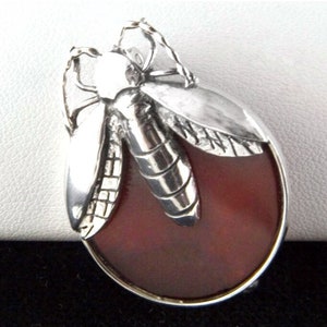 Glühwürmchen-Anstecknadel aus 925er Silber und Karneol