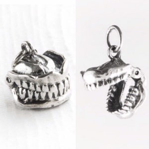 Chattering Teeth Sterling Silver Charm, Moving Charm, Silver Charm, Teeth Pendant, Moving Dentures Charm Pendant in Sterling Silver