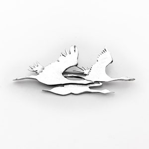 Flying Canadian Geese Brooch in Sterling Silver, Migrating Birds Pin in Sterling Silver, Flying Geese Pin in Sterling Silver, Goose Pin