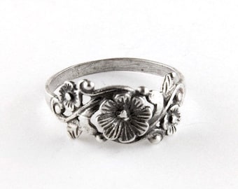 Vintage Flower Vine Band Sterling Silver Ring, Flower Vine Ring, Floral Jewelry in Sterling Silver, Vintage Jewelry, Flower Lover's Ring