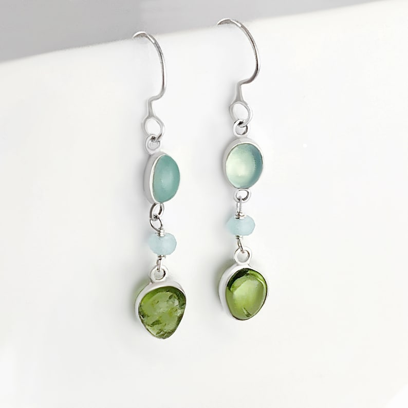 Boucles doreilles Peridot et Aquamarine Chalcedony en argent sterling, boucles doreilles Peridot naturel, boucles doreilles en pierres précieuses vertes, boucles doreilles Silver Dangle image 1