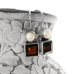 Minimalist Pearl and Red Garnet Earrings in Sterling Silver, Simple Pearl and Garnet Earrings in Sterling Silver, Small Dangle Earrings