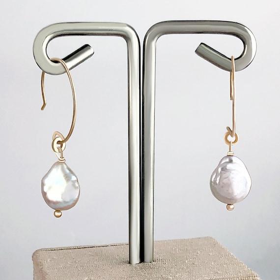 ピアス Teardrop Pearl Hoop Earrings - Silver Teardrop Pearl Hoop Earrings | Pink Pearl Drop Earrings
