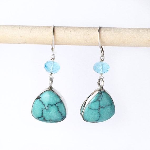 Orecchini pendenti ovali blu TURCHESE con chiusura a leva in ARGENTO STERLING 925 - Pietre preziose autentiche e naturali - Italia Orecchini pendenti ovali blu TURCHESE con chiusura a leva in ARGENTO STERLING 925 - Pietre preziose autentiche e naturali - Italia