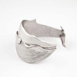 Magnificent Humpback Whale Sterling Silver Bracelet, Large Humpback Whale Cuff Bracelet in Sterling Silver, Large Silver Whale Bracelet