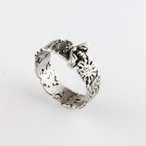 Sterling Silver Bee Spinner Ring: Pollinating Flower Band