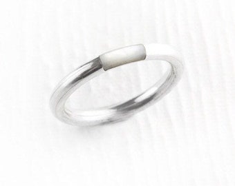 Simplistic Mother of Pearl Sterling Silver Ring, Minimalist White Pearl Silver Ring