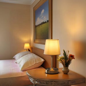 Schnurlose SILBER-LED-Tischlampe USB wiederaufladbar 5200mAh, tragbare warme 2200K Schreibtischleuchte für Nachttisch und Esszimmer, modernes Wohngeschenk