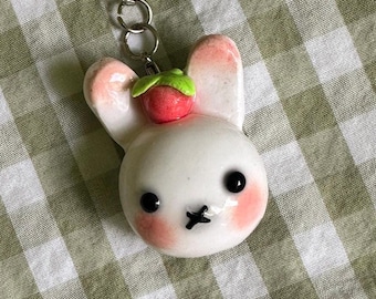 Chaveiro Miffy Bunny: Lindo acessório decorativo feito à mão em argila polimérica.