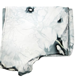 Bolso clutch gris en blanco y negro, cartera de cuero, bolso de accesorios, estuche de maquillaje, organizador, bolsa de cuero, regalo único, bolso de cuero