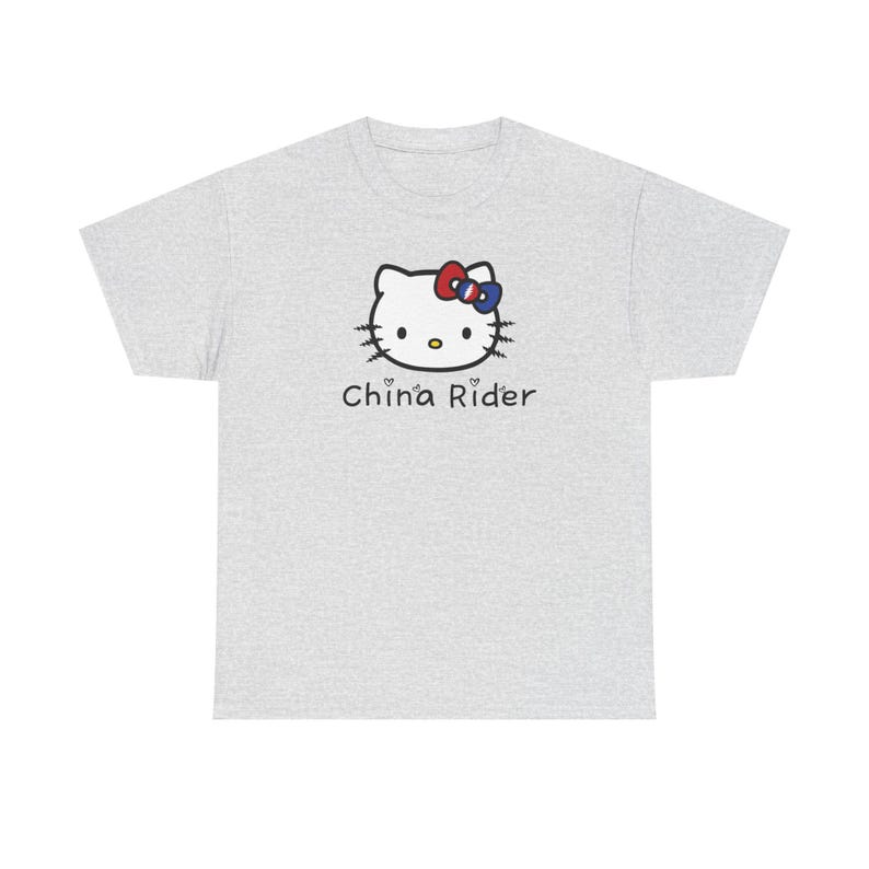 China Rider Parody Cute Kitty Graphic Tee, Fun Unisex Cotton T-Shirt, Hello Kitty Fans Gift, Casual Everyday Wear, Cute Animal Apparel zdjęcie 2