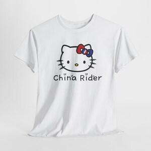 China Rider Parody Cute Kitty Graphic Tee, Fun Unisex Cotton T-Shirt, Hello Kitty Fans Gift, Casual Everyday Wear, Cute Animal Apparel zdjęcie 10