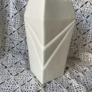 Vintage Haeger Cream Vase