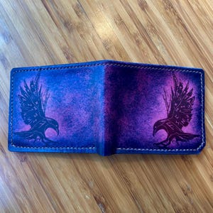 Cartera de cuervo vikingo / Cartera con arte de cuervo / Arte vikingo / Cartera de cuervo / Cartera de cuero personalizada para hombre / Novio / Padre / Papá