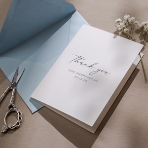 Carte pliée de remerciement le jour du mariage (d15) - carte personnalisée de remerciement de nous avoir épousés pour célébrant hôte prêtre pasteur 4,5 x 6,25 po