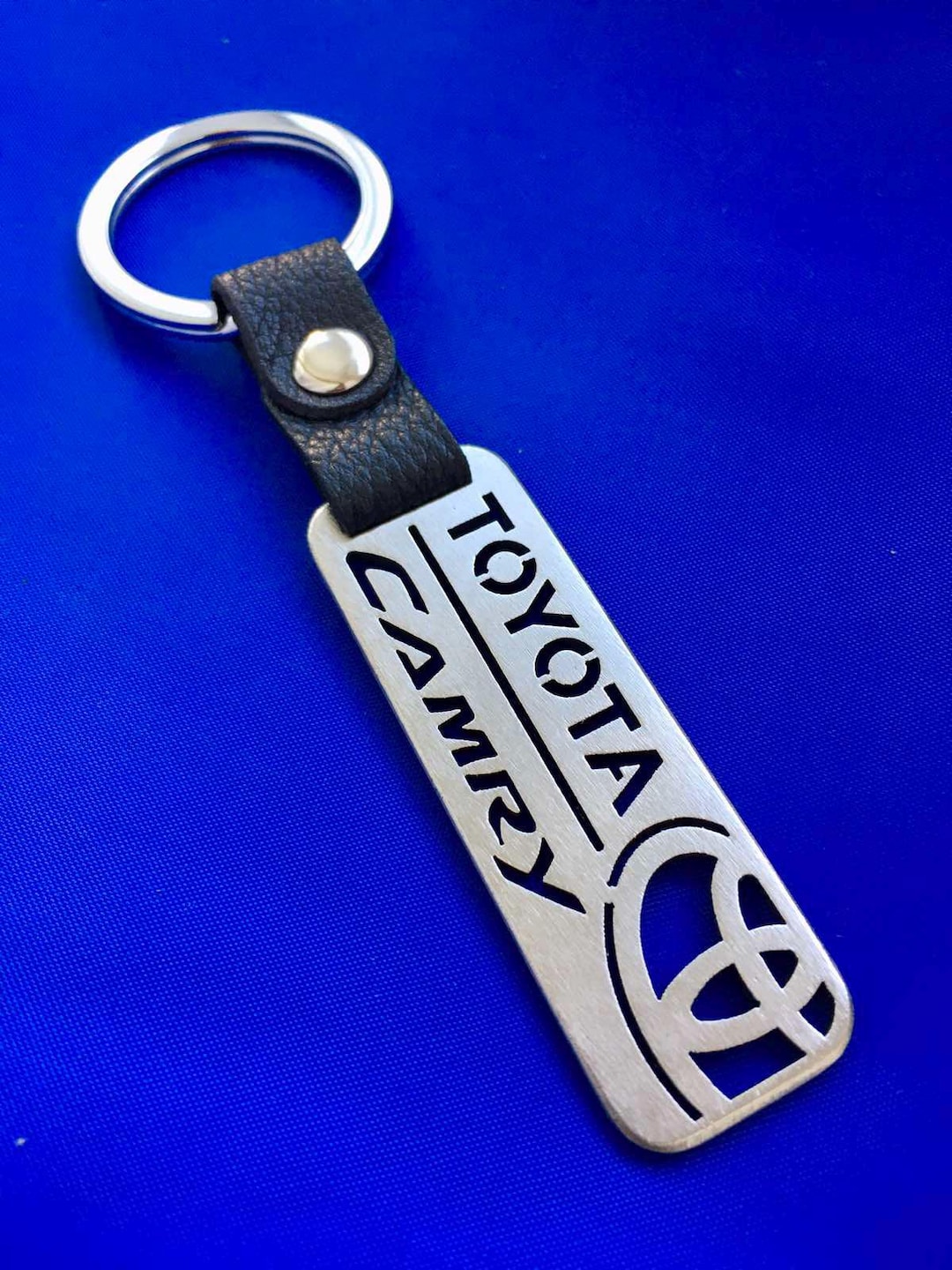 Keychain for Toyota Camry Made of Stainless Steel and Leather - Etsy