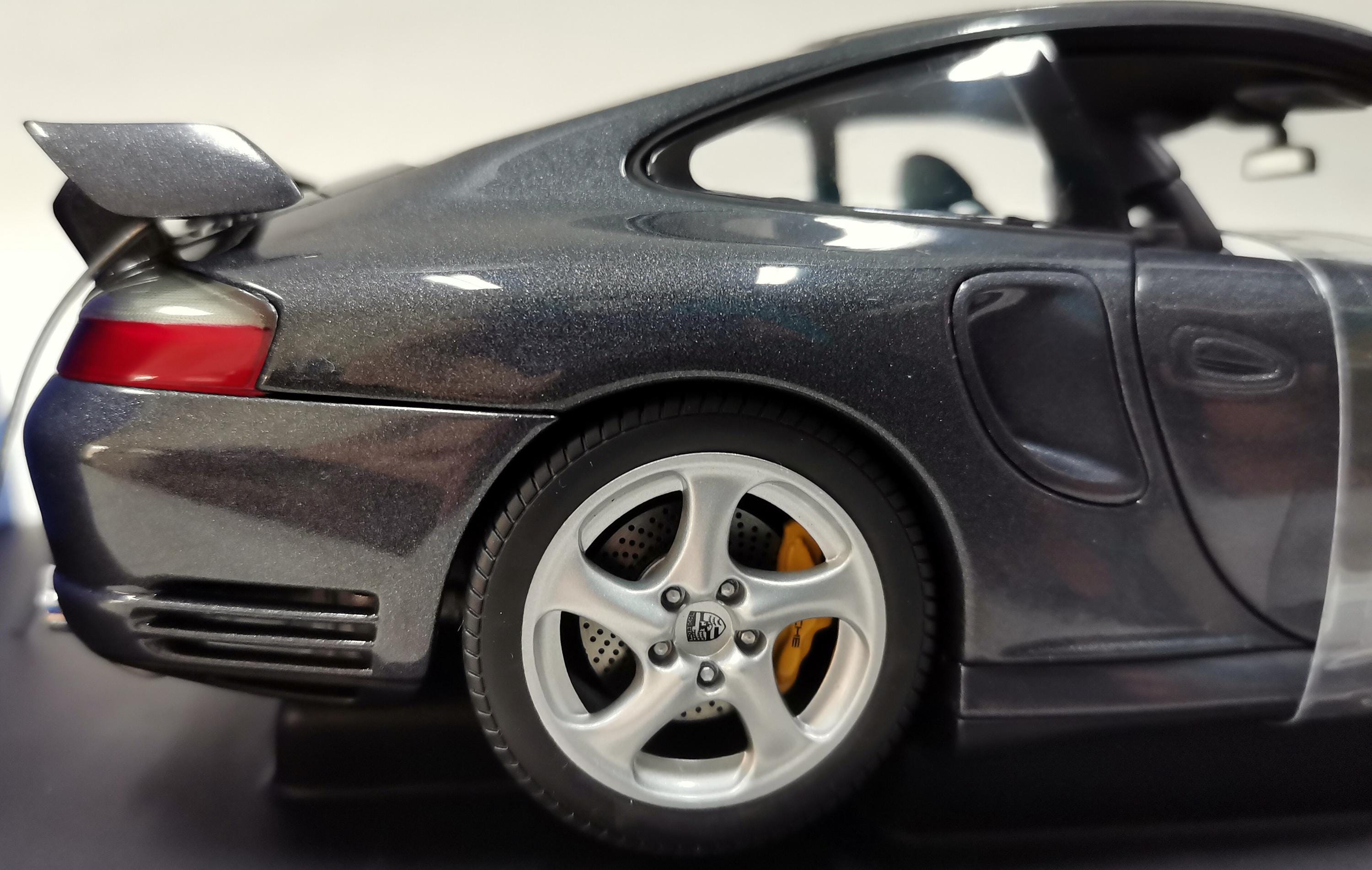 RARE 1:18 PORSCHE 911 (996) Turbo Coupe GT2 Dark Gray Autoart