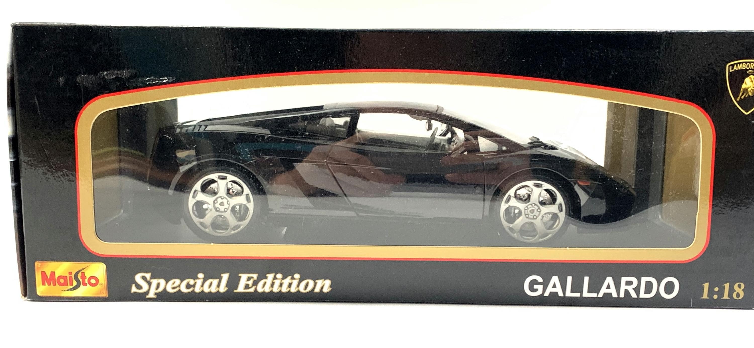Diecast Car 1/18 Scale Maisto 