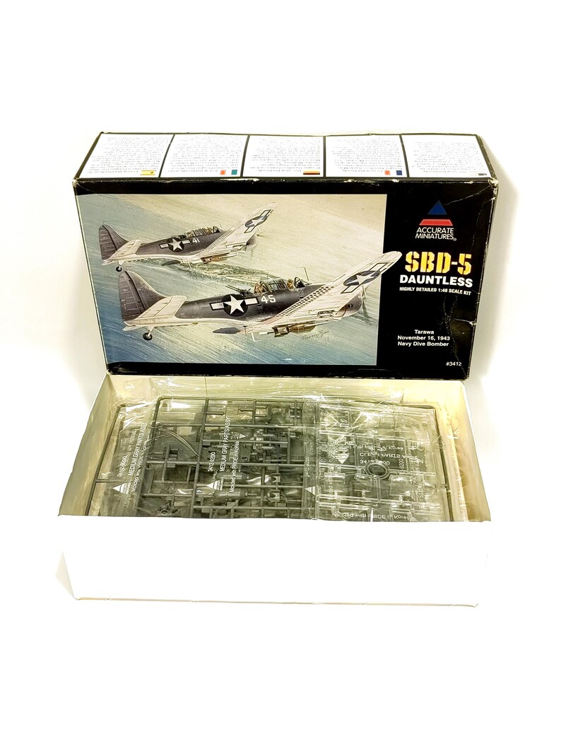 Schaal 1/48 Nauwkeurige miniaturen SBD-5 Dauntless Navy Dive Bomber #3412 afbeelding 2