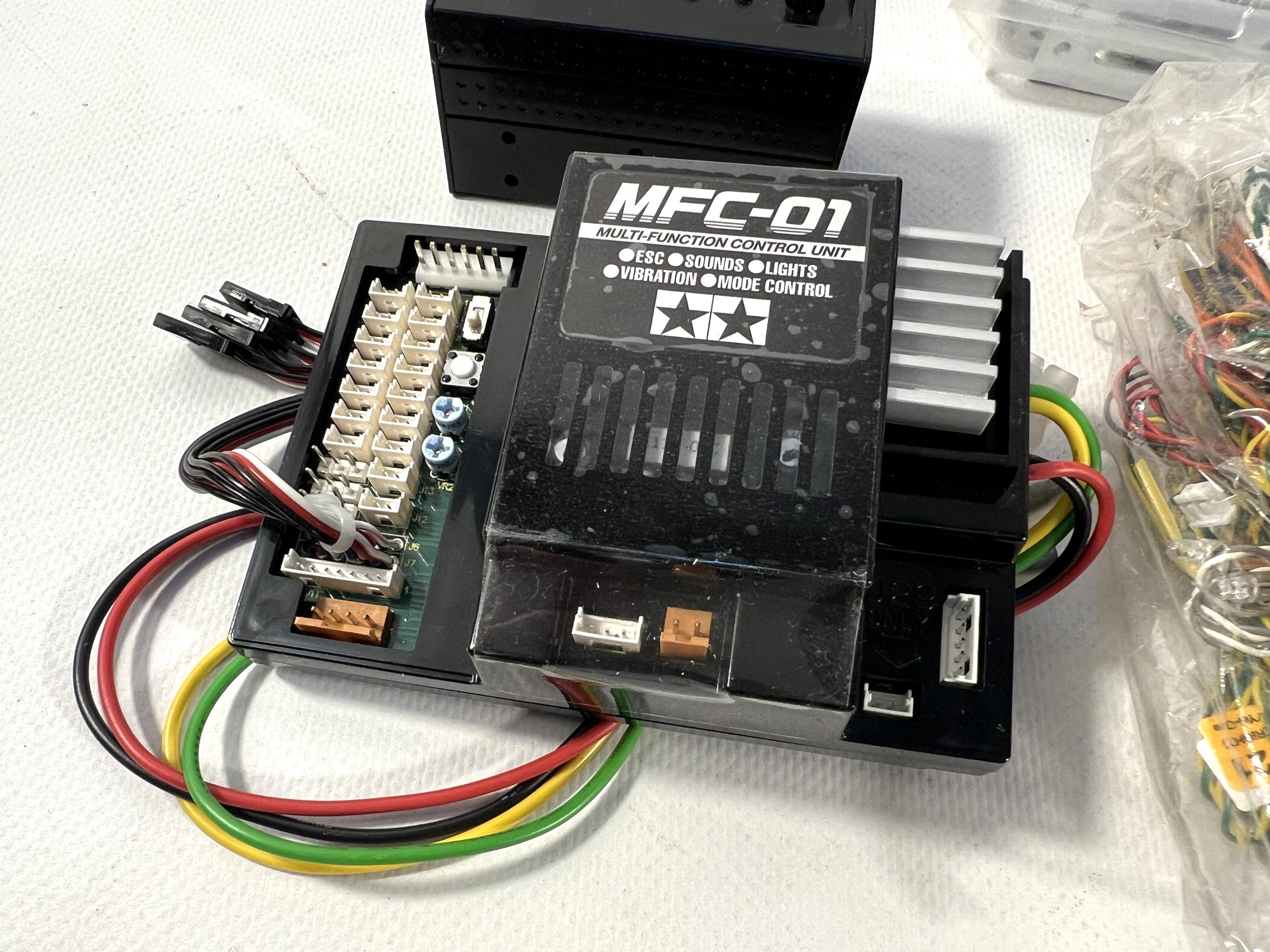 1:14 タミヤ トラクタートラック マルチファンクション1 コントロール